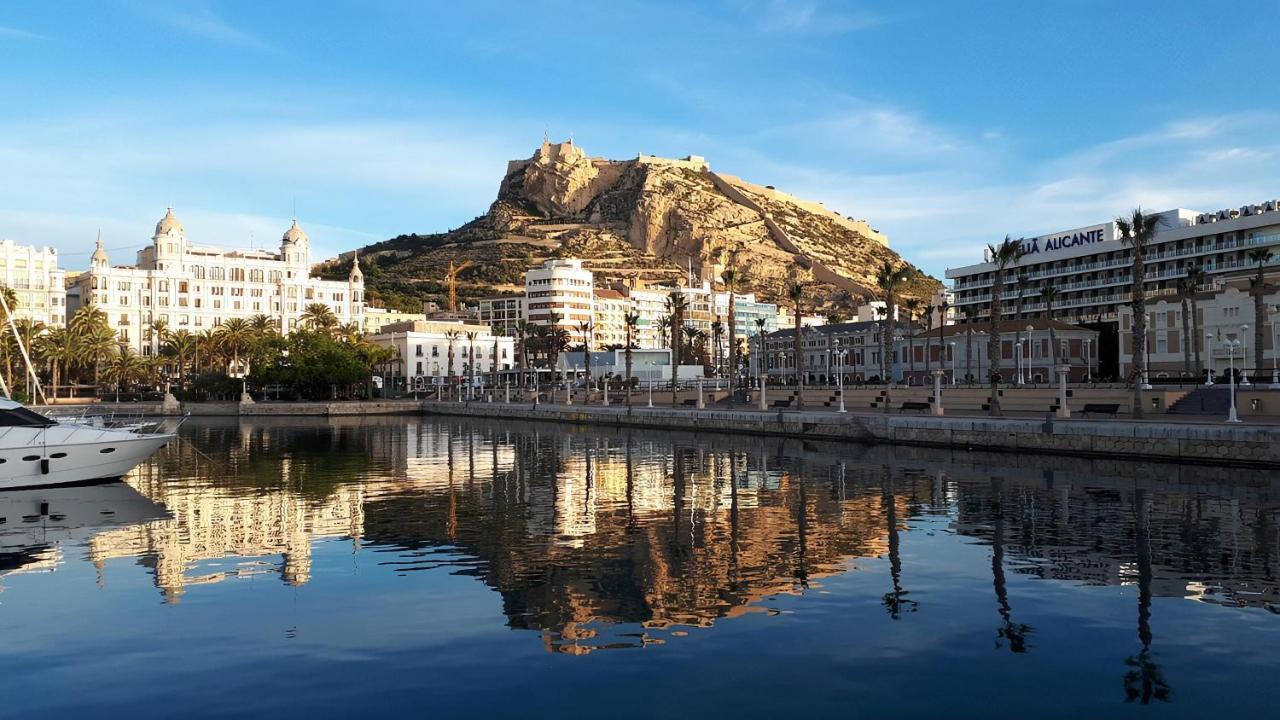 Town Hall Suite Alicante Exteriör bild